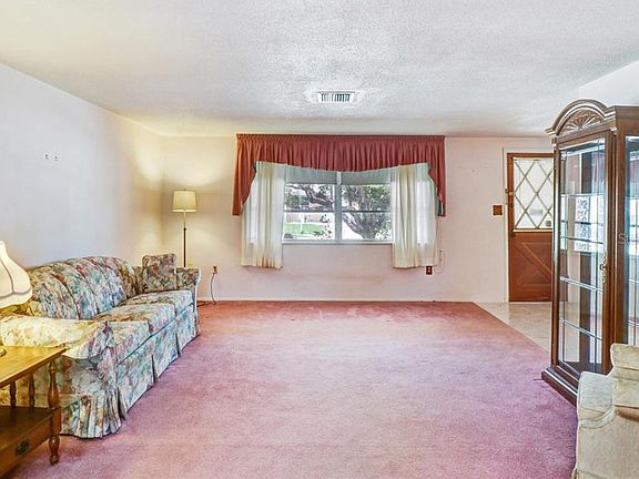 3rd image of 2536 Flintwood Dr