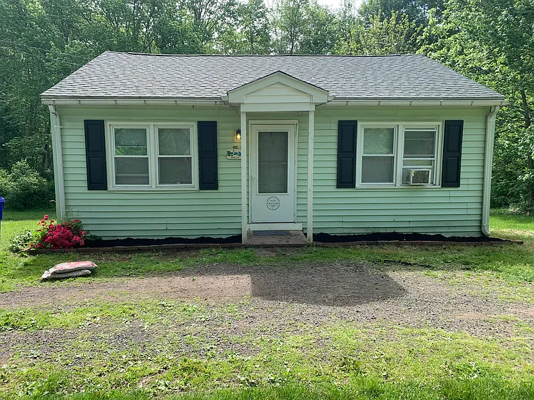 204 Williams Rd — Photo 1