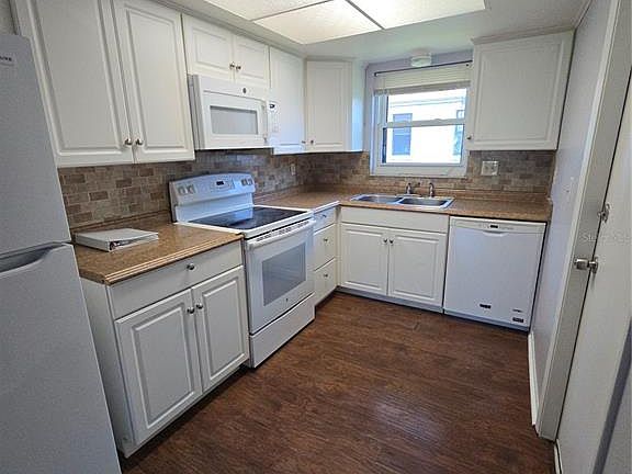 3rd image of 4924 LIVE OAK CIRCLE #115