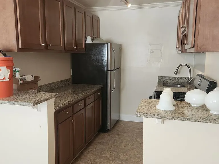 Madison Gardens Apartments — Photo 9