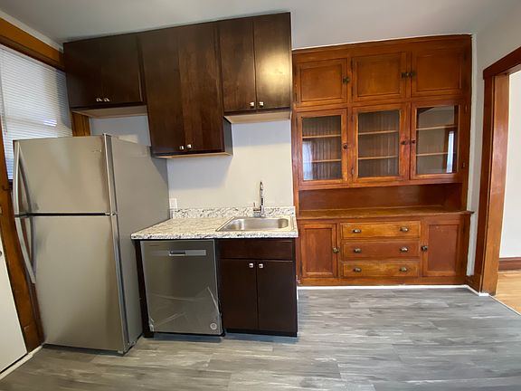 4th image of 2603-09 N Kostner Ave #1