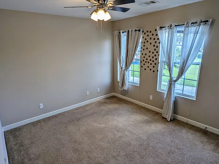 605 Atkinson Dr — Photo 7