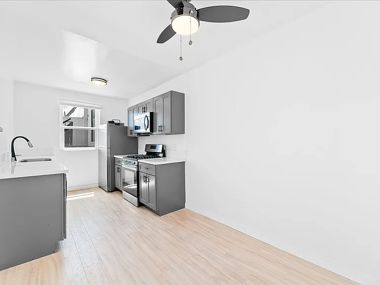 3761 Jasmine Ave #19 — Photo 4
