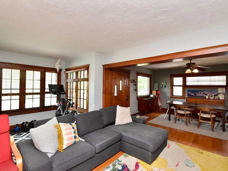 854 E Kensington Ave — Photo 4