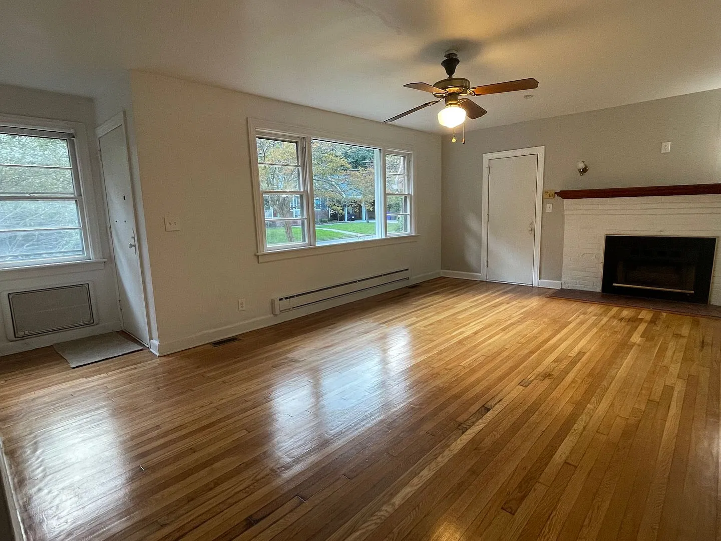 Charming Norfolk Home with Sunroom & Attached Garage In Riverfront! — Photo 2