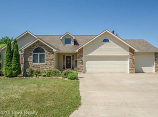 773 185th Pl, Pella, IA 50219
