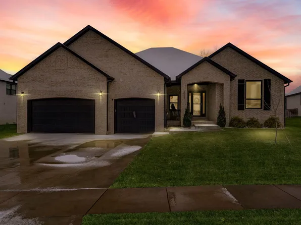 2053 N Riva Ridge Court, Springfield, MO 65802