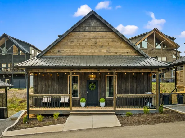 571 Warbonnet Way, Pigeon Forge, TN 37863