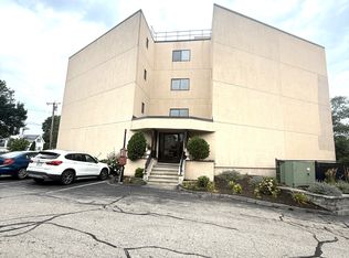 677 Quincy Shore Dr APT 204, Quincy, MA 02170