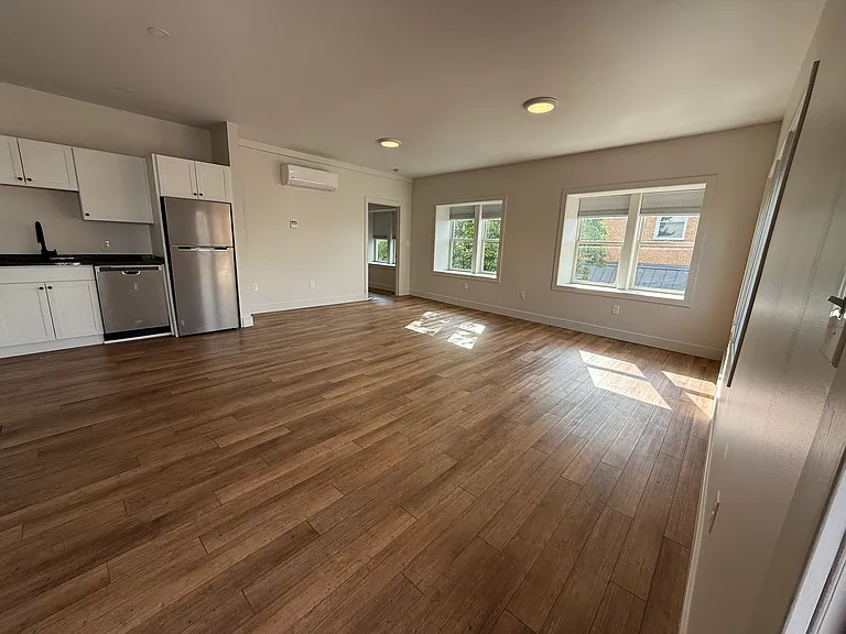 421 Mill St #4 — Photo 5