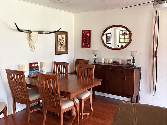 3rd image of 1309 Tamarisk Dr