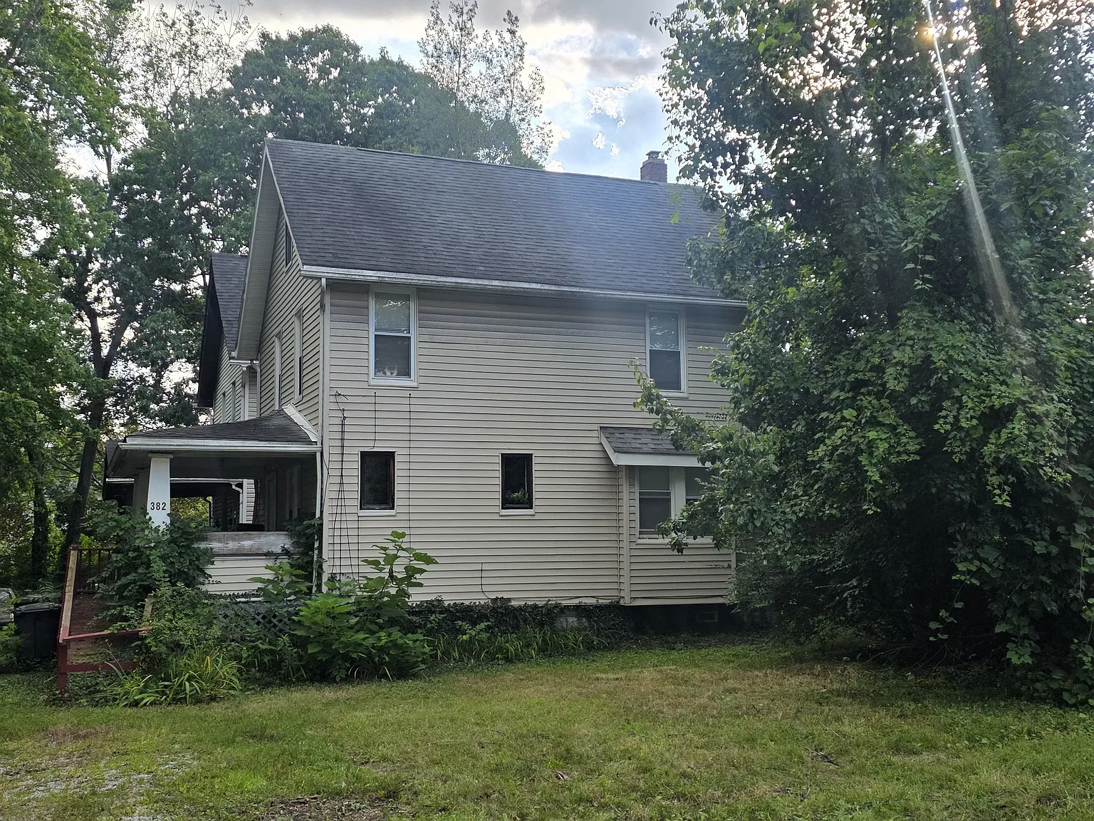3 bed, 1248 sqft, $1,300 — Photo 2