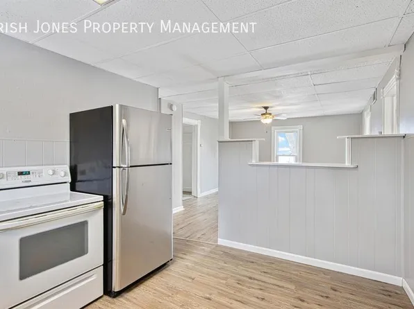 152 Stevens St APT 2, Lockport, NY 14094