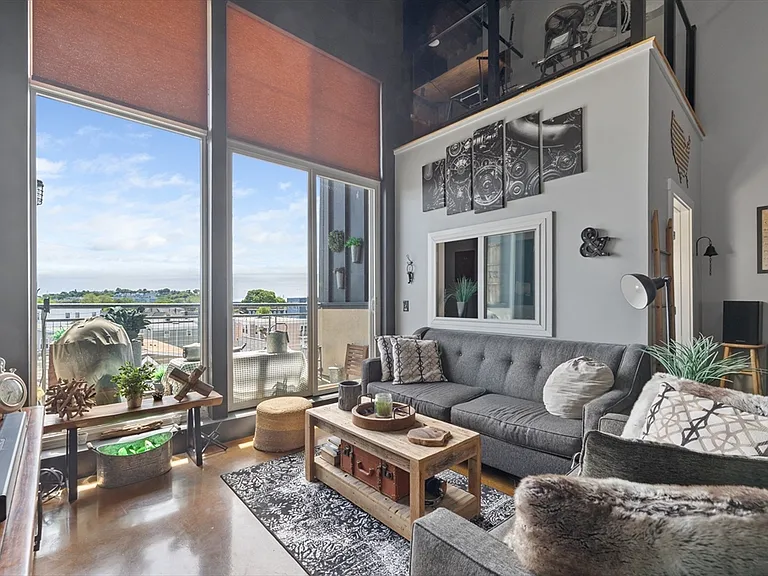 950 Broadway #27 — Photo 3