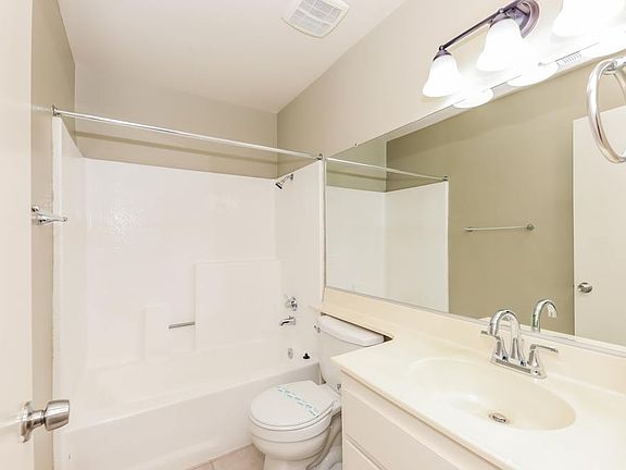 5th image of 4126 Rexford Dr