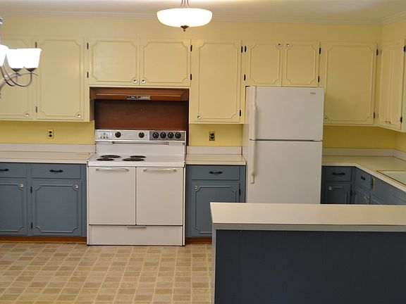 4th image of 307 Miller Ave