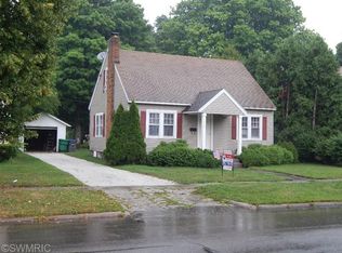 216 S Lakeview Ave, Sturgis, MI 49091