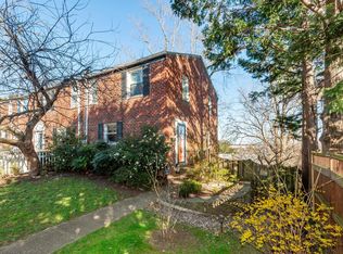 2903 Sycamore St, Alexandria, VA 22305