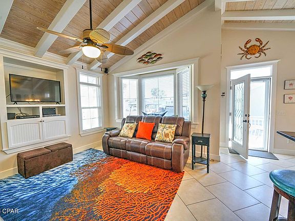 4th image of 303 Tarpon Dr