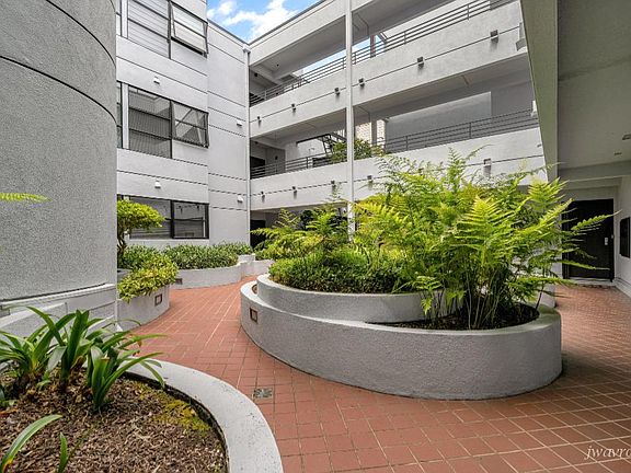 3rd image of 1425 Vallejo St APT 203
