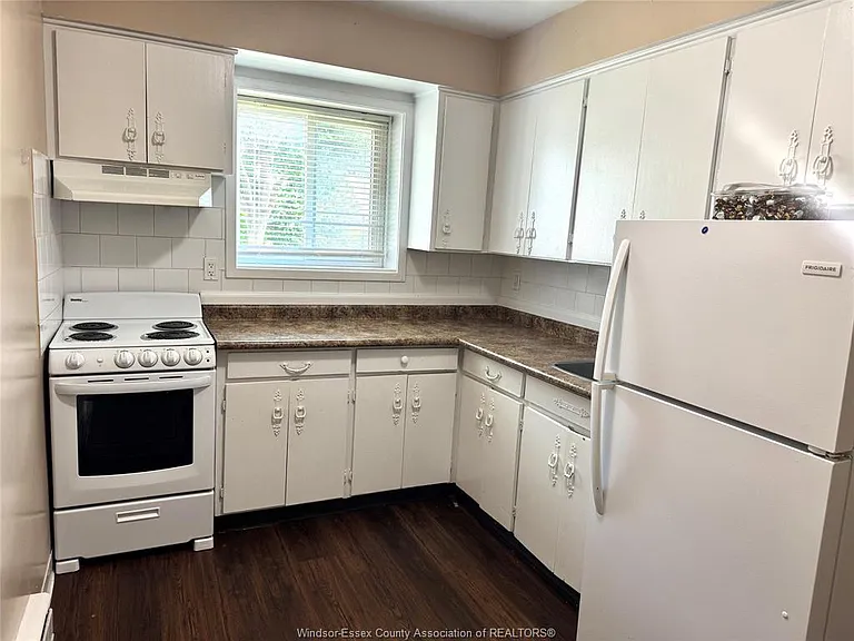 2035 University Ave W #205 — Photo 8