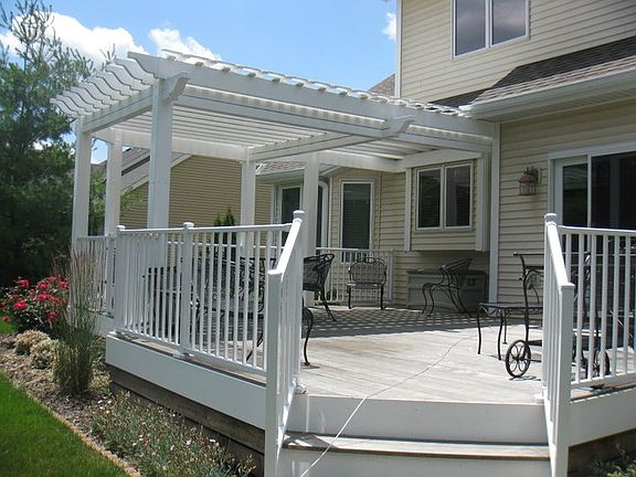 Iarge wood deck