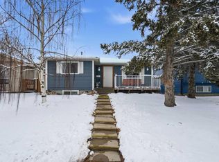 72 S Falchurch Rd NE, Calgary, AB T3J 1J8