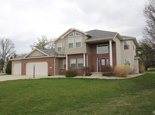 27 Garden Dr, Wabash, IN 46992