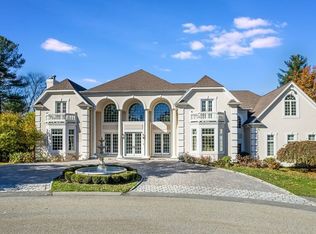 7 Ashley Ct, Lynnfield, MA 01940