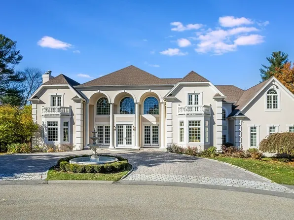 7 Ashley Ct, Lynnfield, MA 01940