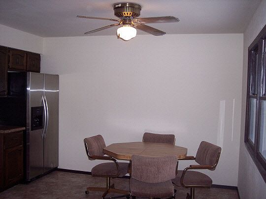 5th image of 172 Wilson Ave E