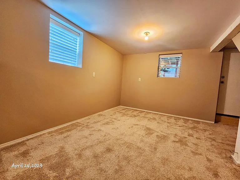 7517 Brooklyn Ave NE — Photo 14