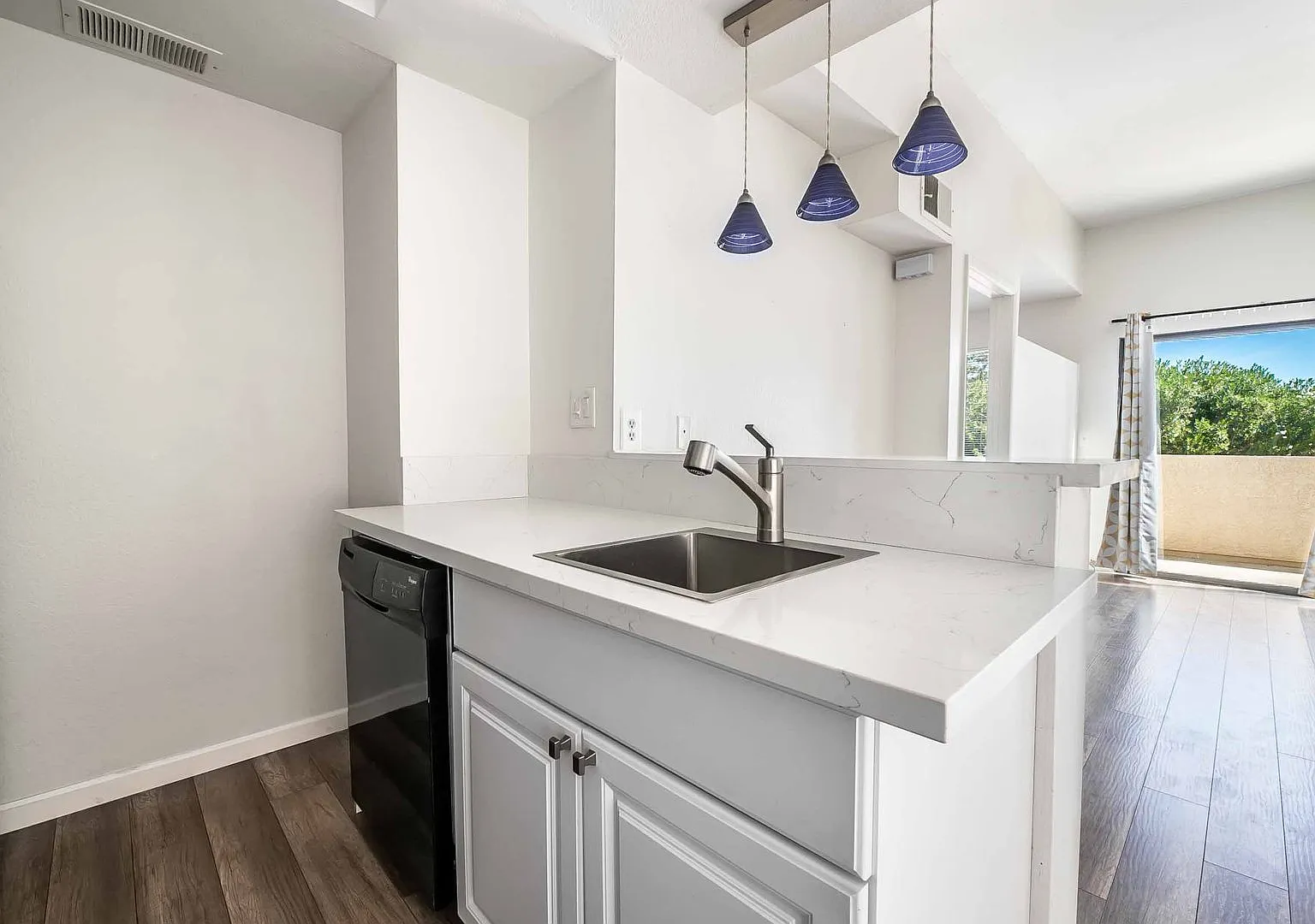 Central Las Vegas Condo Near Chinatown & The Strip — Photo 1