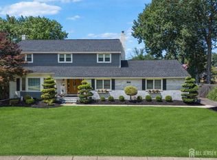 55 Valley Vale Dr, Old Bridge, NJ 08857