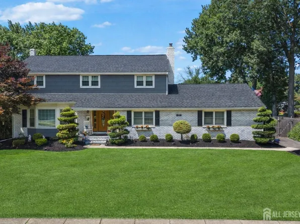 55 Valley Vale Dr, Old Bridge, NJ 08857