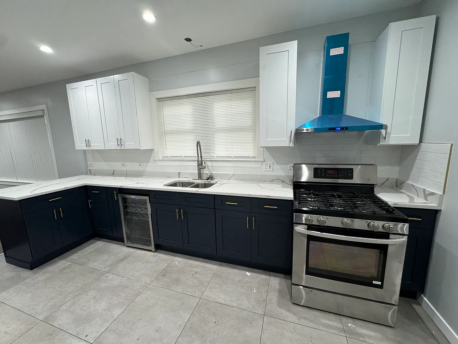 5 bed, $2,800 — Photo 1