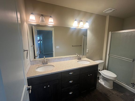 3rd image of 2910 SW Yew Park Ln