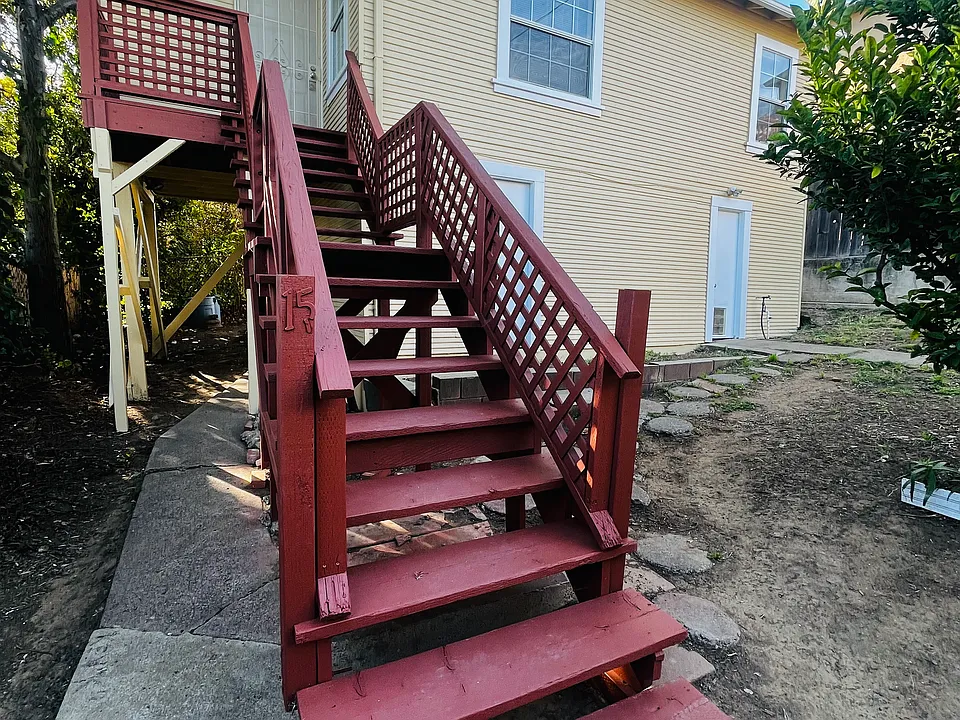 11 B St #15