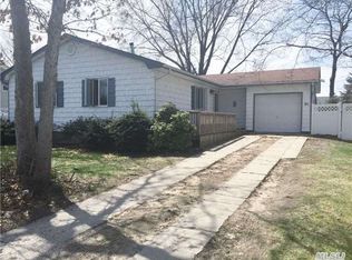 85 Mary Ave, Ronkonkoma, NY 11779
