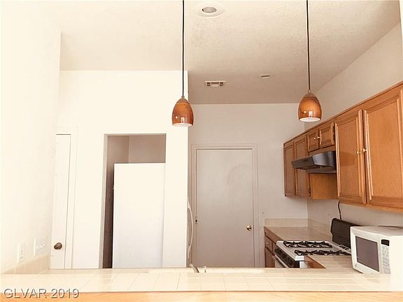 3rd image of 3217 Opera Dr #0