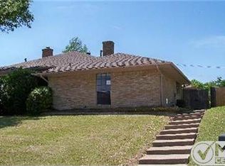 2219 Woodcreek #B, Carrollton, TX 75006