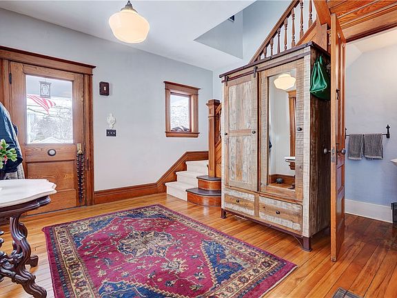 4th image of 49 Ontario St