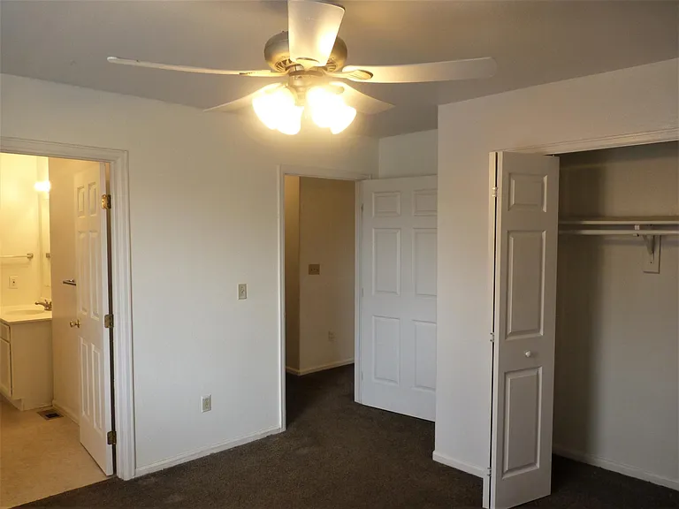 720 Yale Pl #D — Photo 7