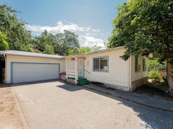 927 N Oak Street, Ukiah, CA 95482