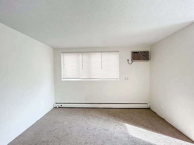 2641 Garfield Ave S — Photo 5