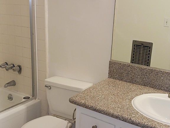 4th image of 321 S Willaman Dr #206