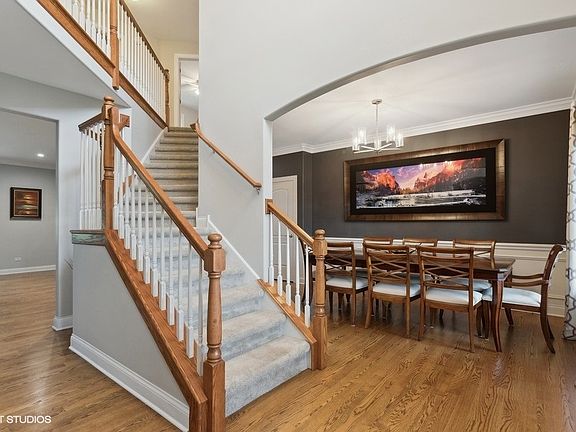 2nd image of 1060 Brooke Ln