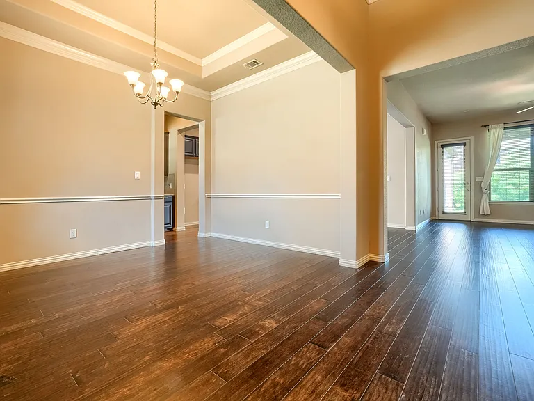 12372 Payne St — Photo 5