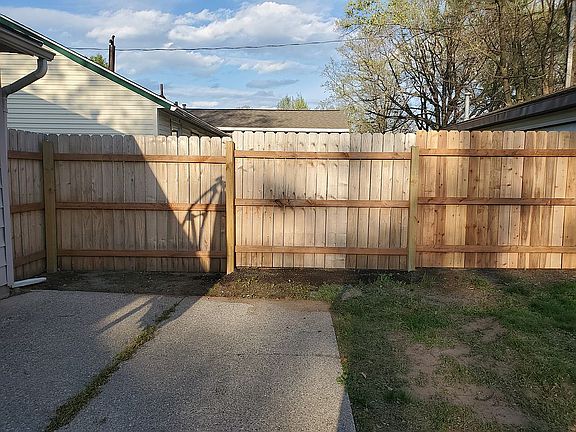 2nd image of 216 Nora St SE