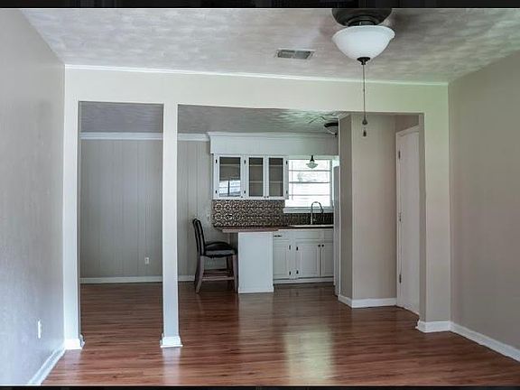 4th image of 202 Shamrock Dr